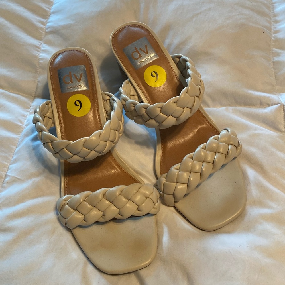 Cute heel only wore once!